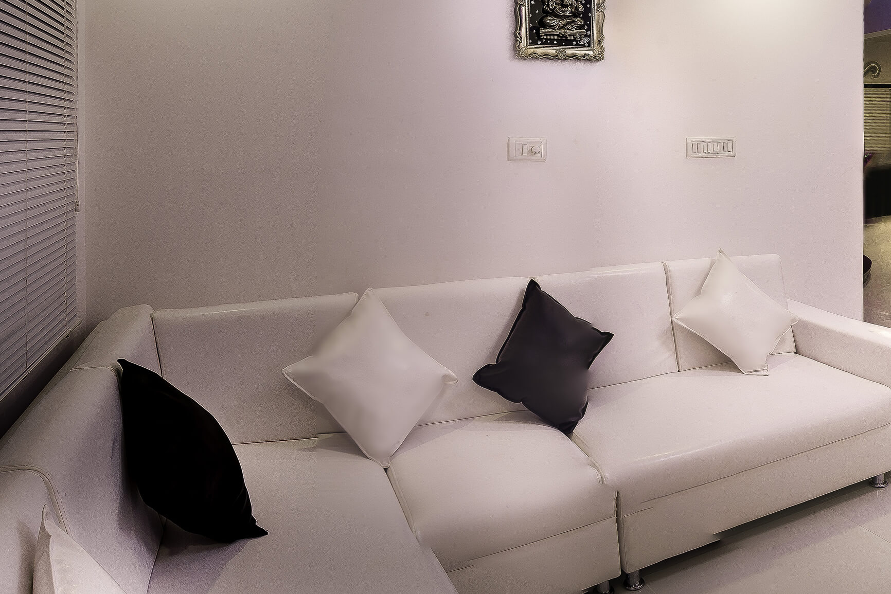 Consider Microfiber, Leather Or Washable Sofas for Easy Cleaning Ji